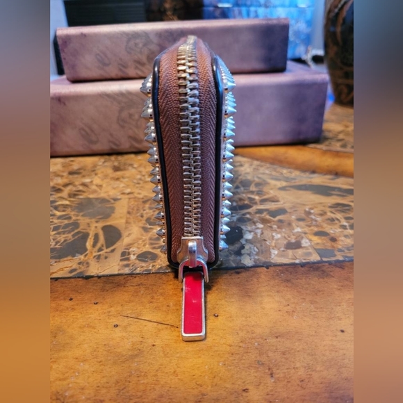 CHRISTIAN LOUBOUTIN LONG WALLET - Picture 15 of 16